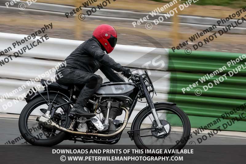 Vintage motorcycle club;eventdigitalimages;mallory park;mallory park trackday photographs;no limits trackdays;peter wileman photography;trackday digital images;trackday photos;vmcc festival 1000 bikes photographs